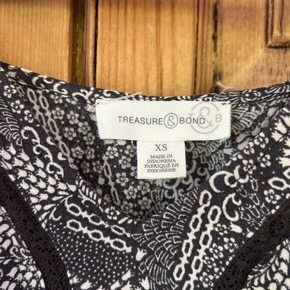 Treasure & Bond XS Gray White Camisole Tank Top Adjustable Straps Patterned Lace - Picture 2 of 5